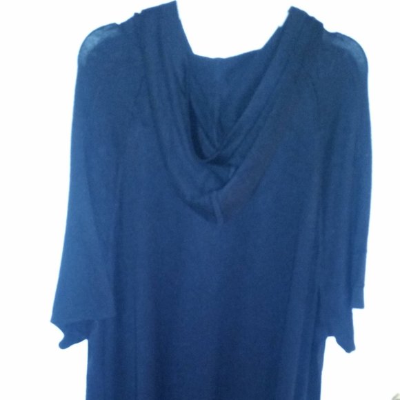 Lululemon Opened Up Poncho in Black - Picture 11 of 12